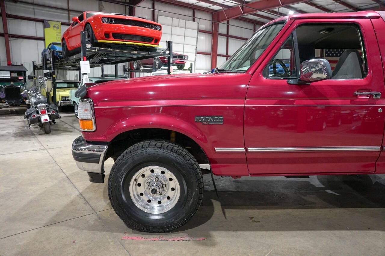Used 1995 Ford Bronco XLT AWD/4WD image 3