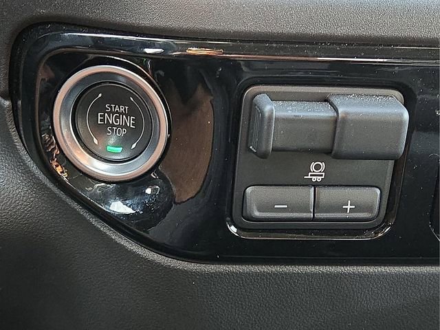 Used 2025 GMC Sierra 1500 SLT image 25