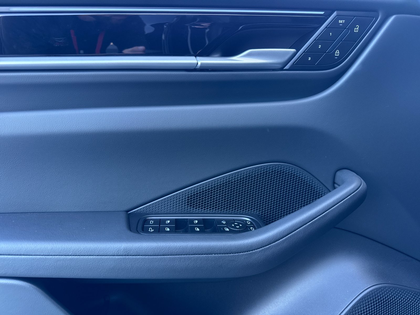New 2026 Porsche Macan 4 Electric AWD/4WD image 13