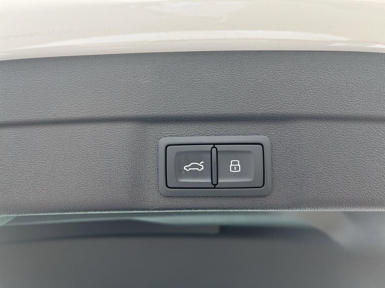 Used 2025 Audi A5 2.0T Premium w/ Convenience Package image 32