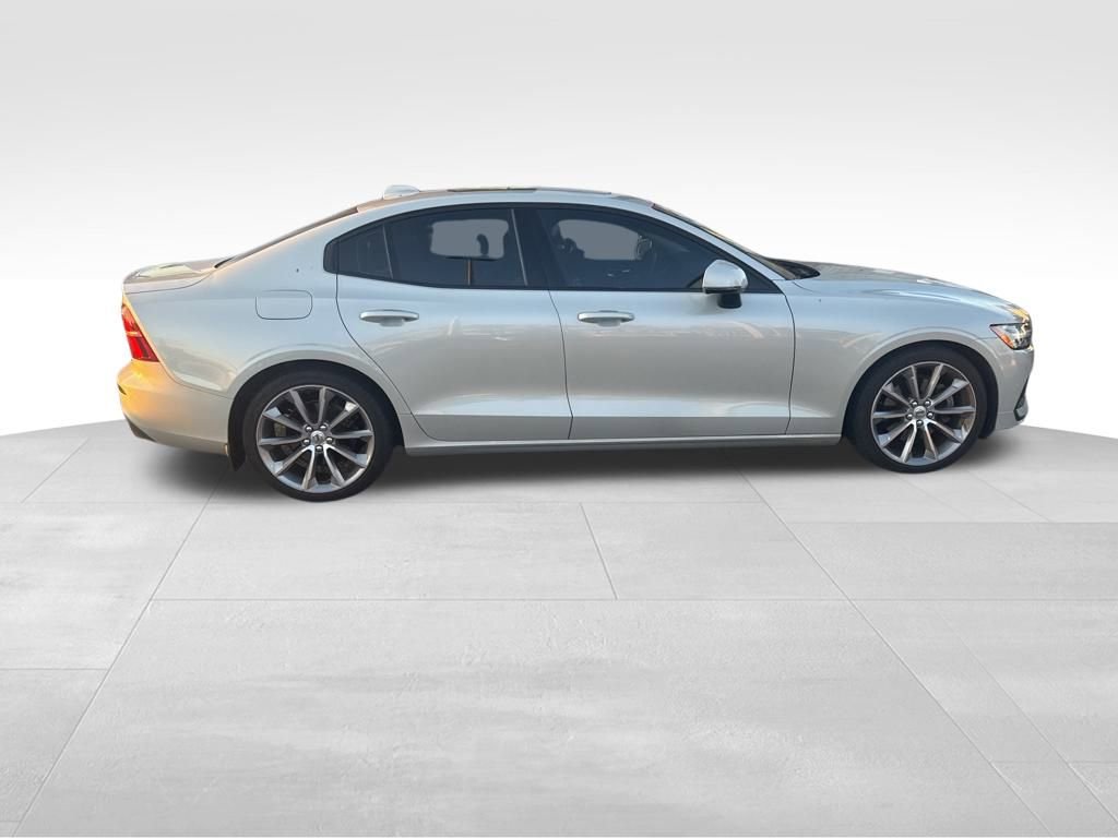 Used 2019 Volvo S60 T5 Momentum w/ Multimedia Package image 5