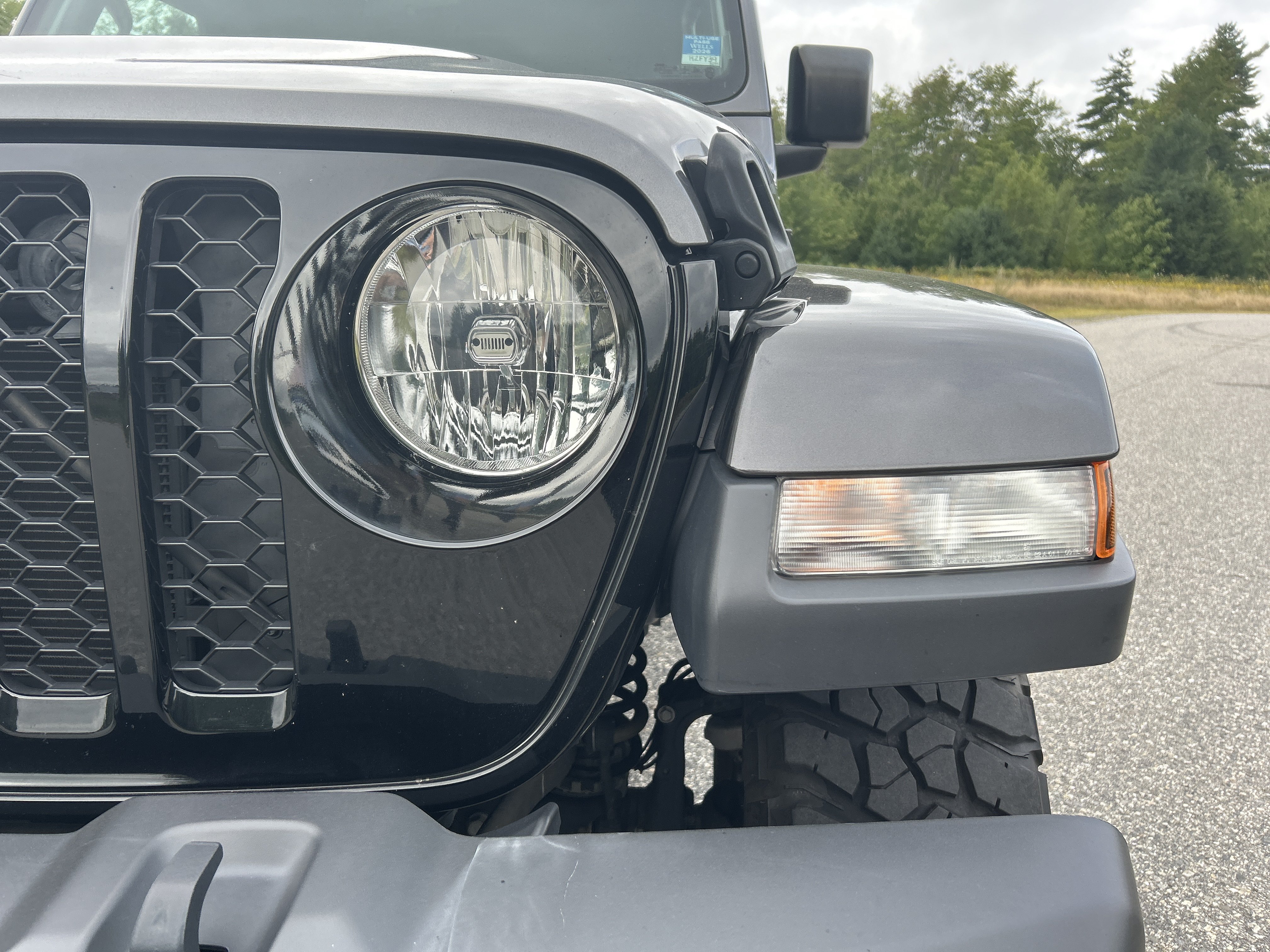 Used 2022 Jeep Gladiator Sport AWD/4WD image 8