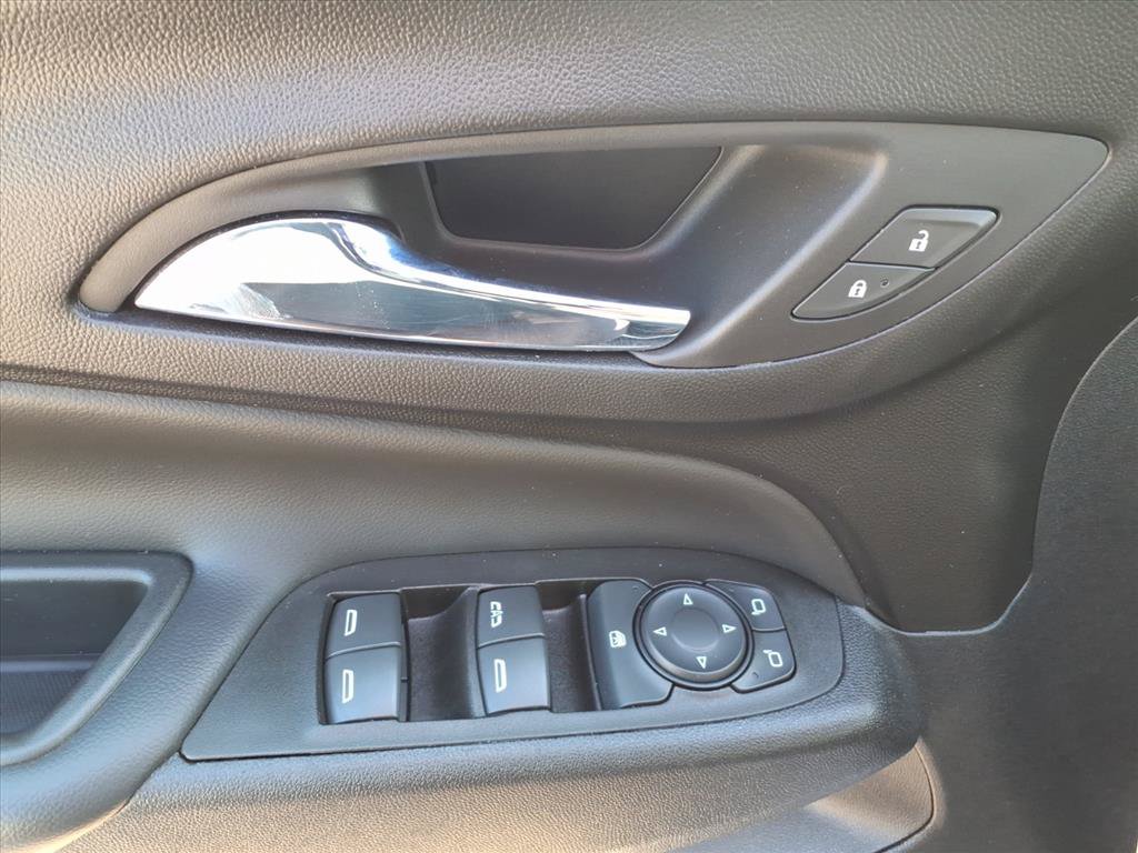 Used 2023 Chevrolet Equinox LT FWD image 19