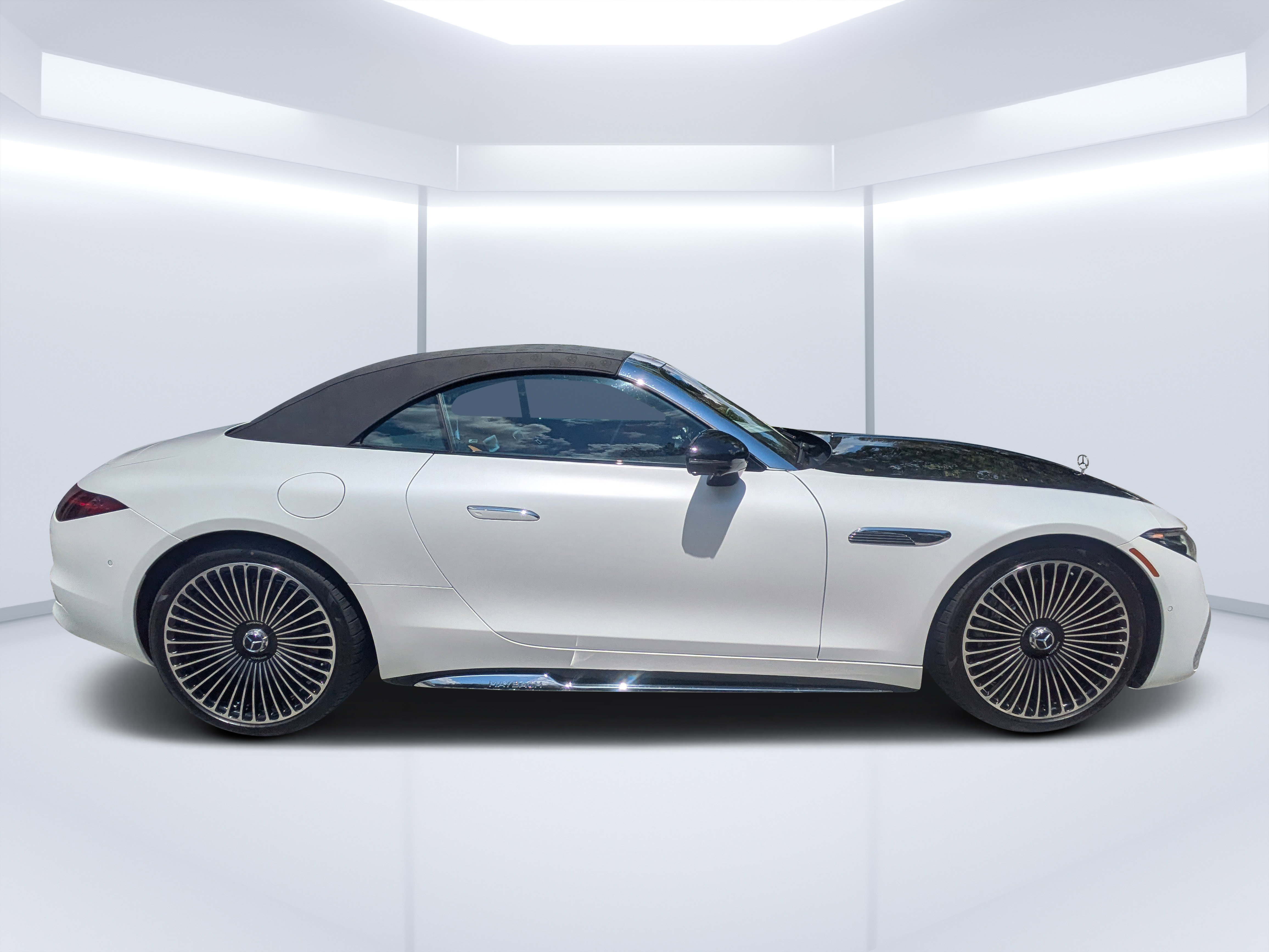 New 2027 Mercedes-Benz Maybach SL 680 image 2