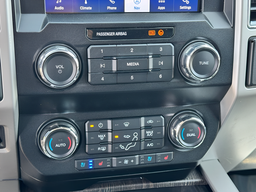Used 2020 Ford F350 Lariat w/ Chrome Package AWD/4WD image 19