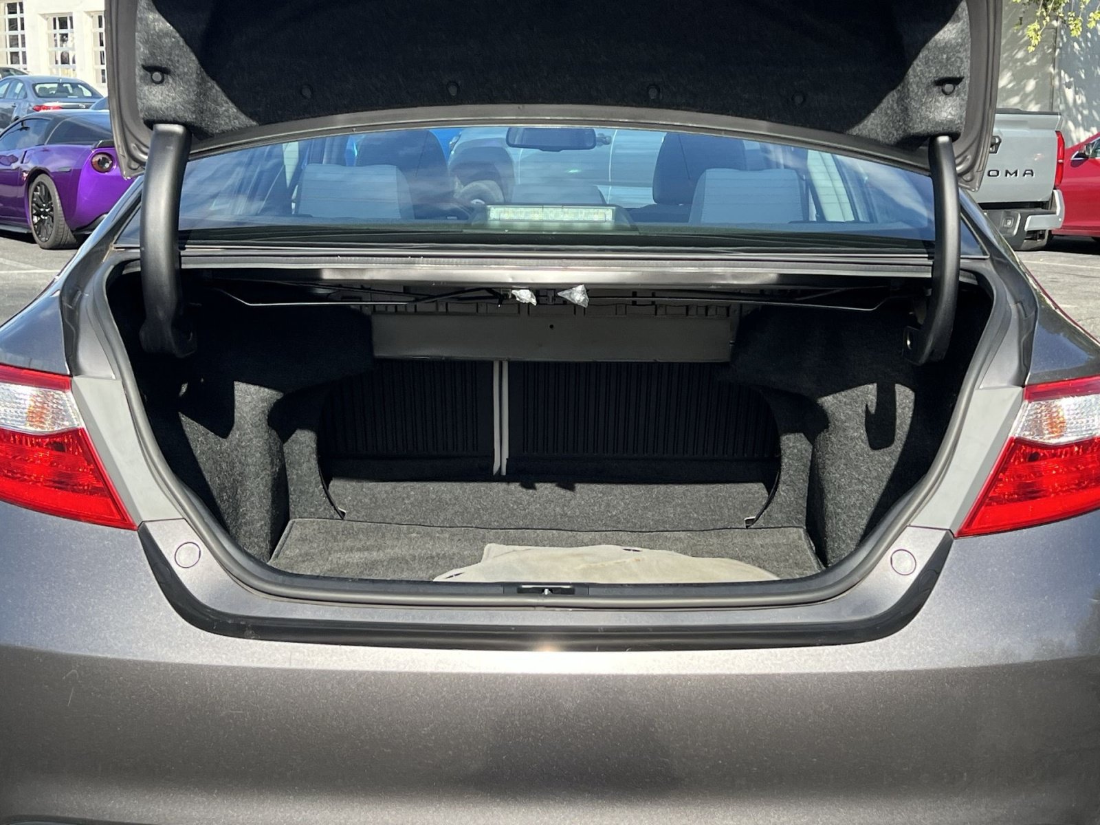 Used 2017 Toyota Camry XLE FWD image 39