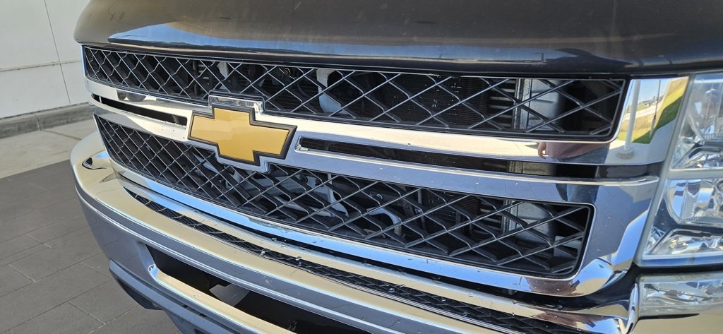 Used 2013 Chevrolet Silverado 3500 LT w/ Interior Plus Package image 2