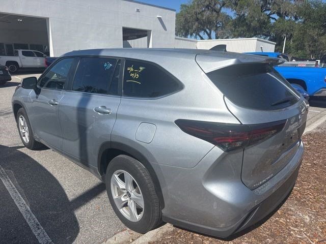 Used 2025 Toyota Highlander LE image 6