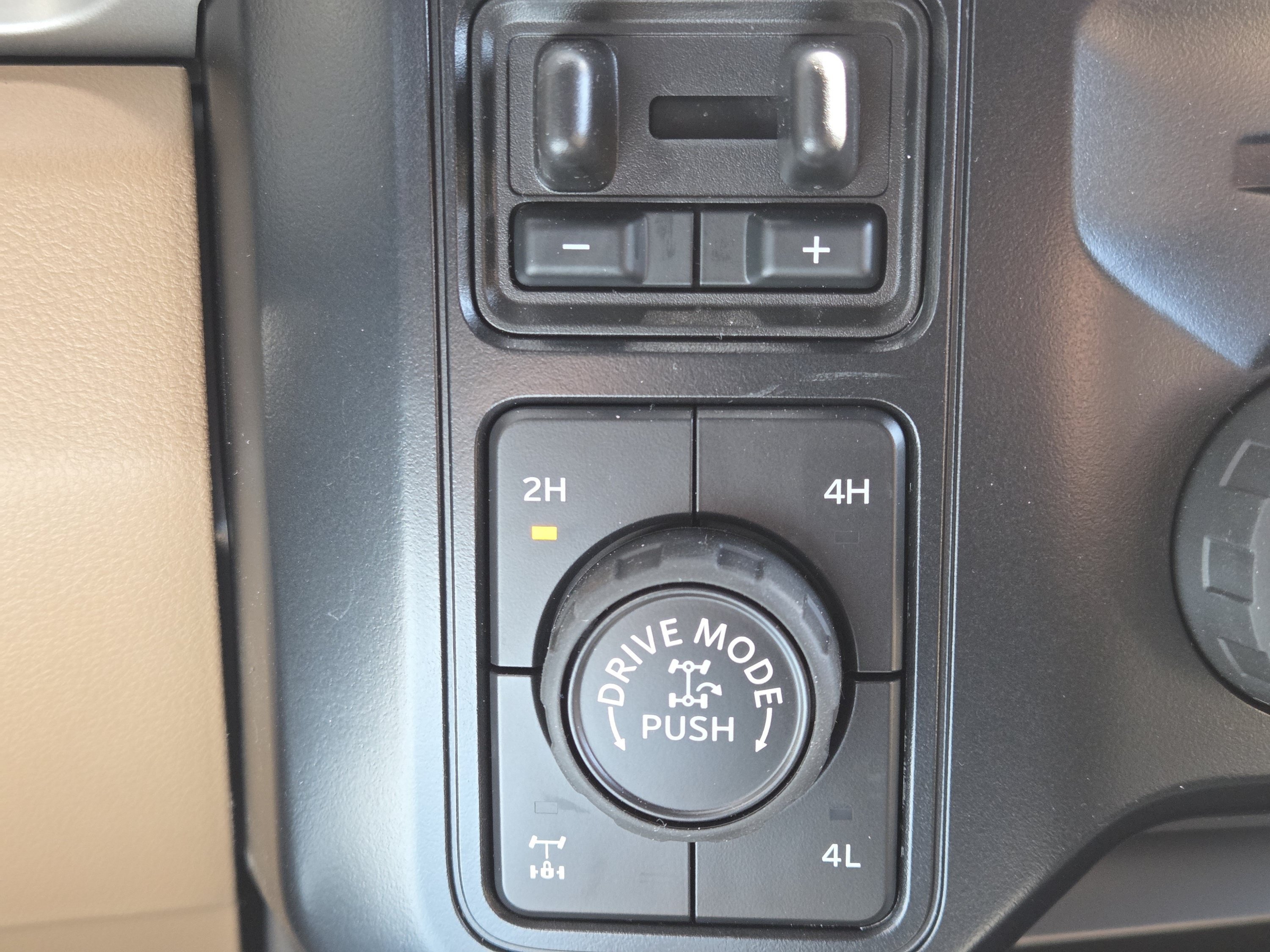 Used 2026 Ford F350 XLT w/ XLT Premium Package AWD/4WD image 10