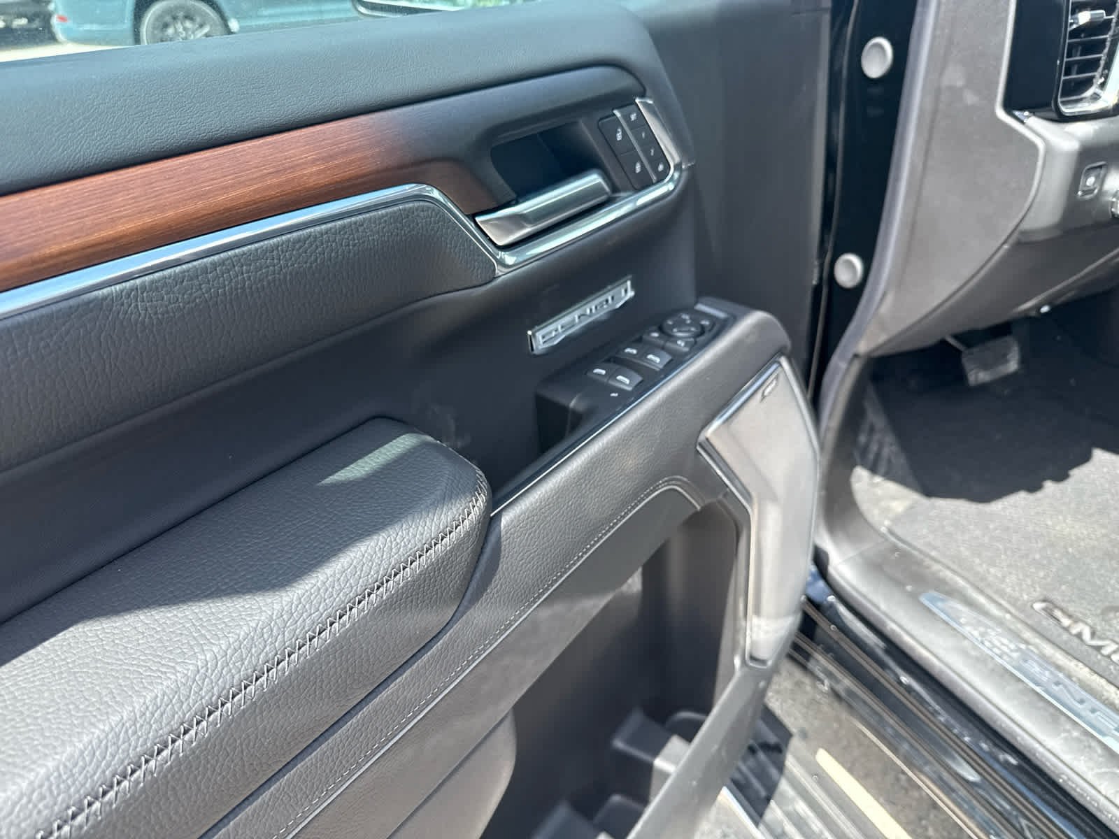 New 2026 GMC Sierra 1500 Denali w/ Denali Reserve Package AWD/4WD image 12