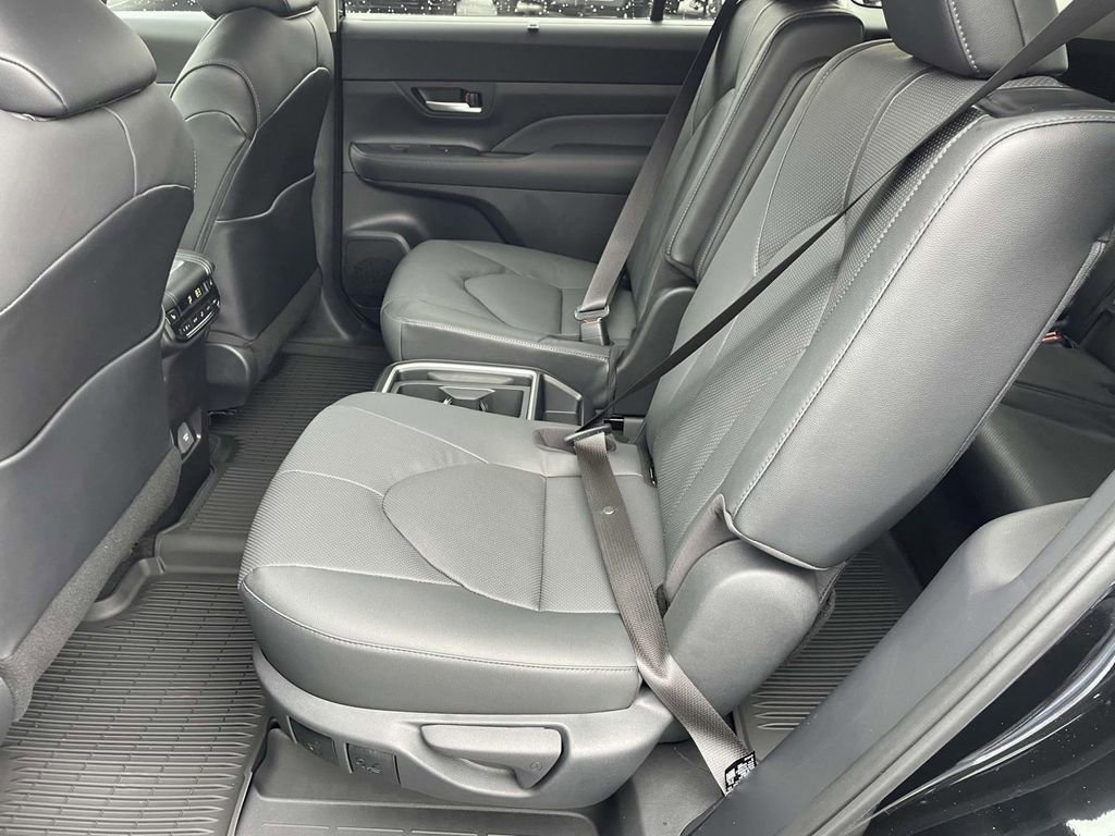 New 2026 Toyota Grand Highlander Limited image 8