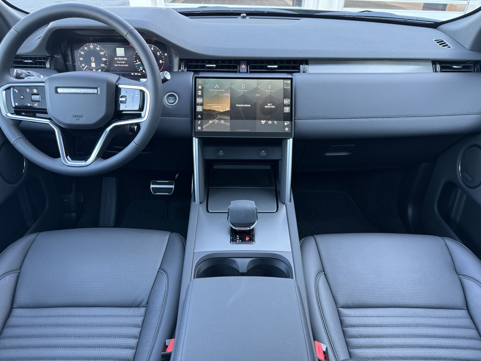 Used 2024 Land Rover Discovery Sport Dynamic SE AWD/4WD image 4