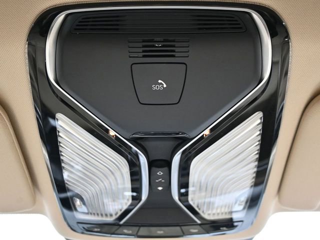 Used 2018 BMW 740i w/ Executive Package RWD image 21