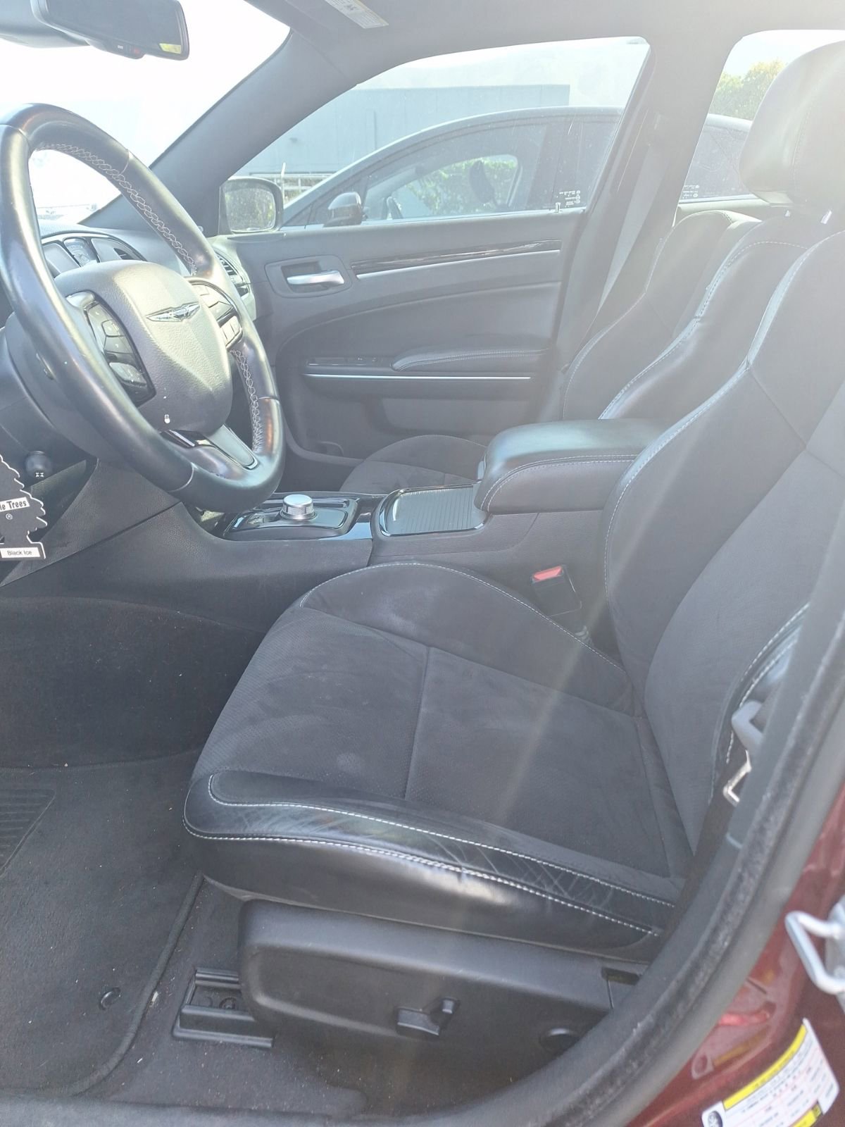 Used 2018 Chrysler 300 S w/ Safetytec Plus Group RWD image 9