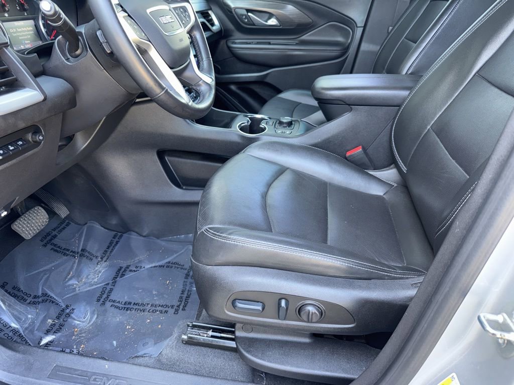Used 2022 GMC Terrain SLT w/ Tech Package image 16