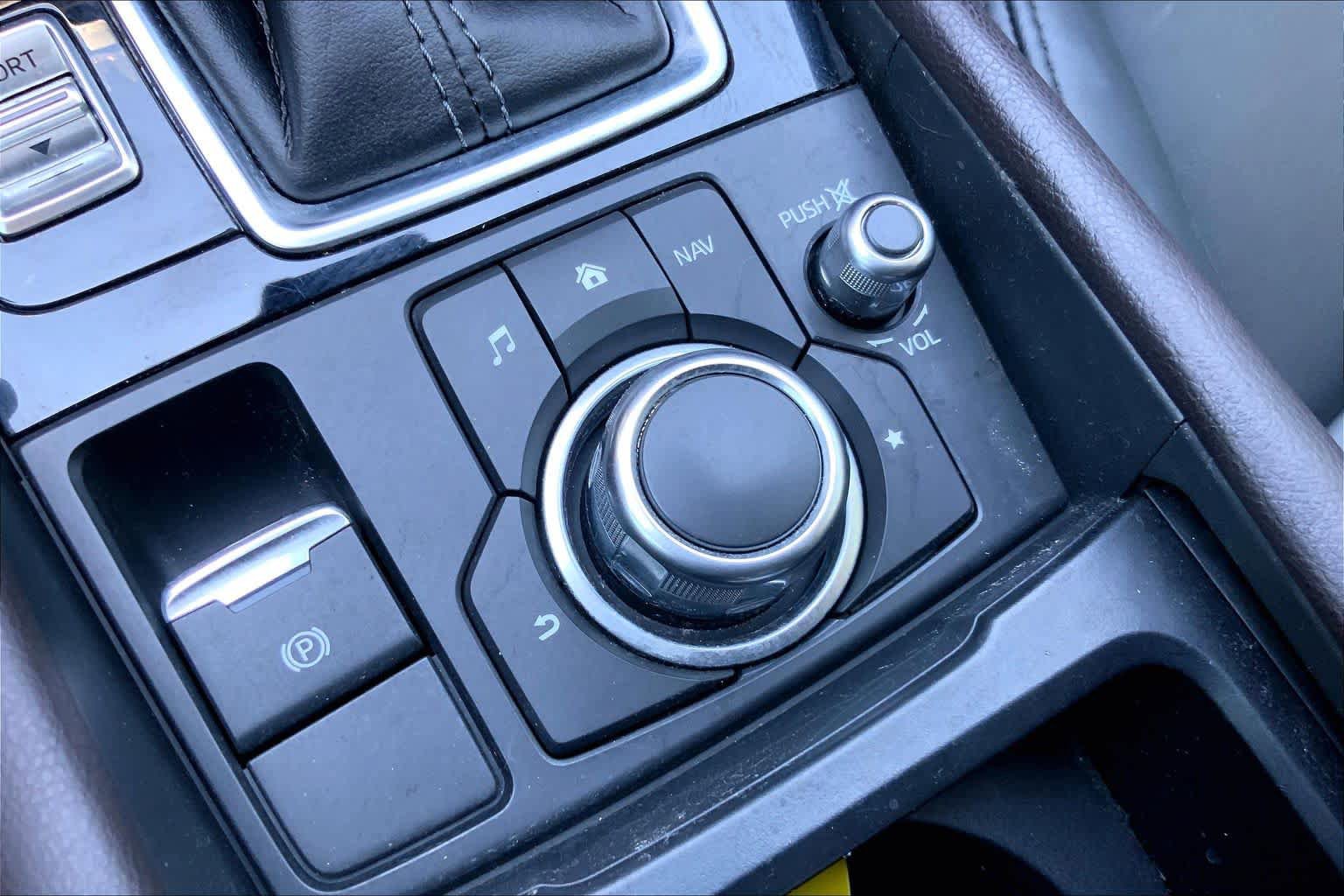 Used 2018 MAZDA MAZDA3 Touring FWD image 30