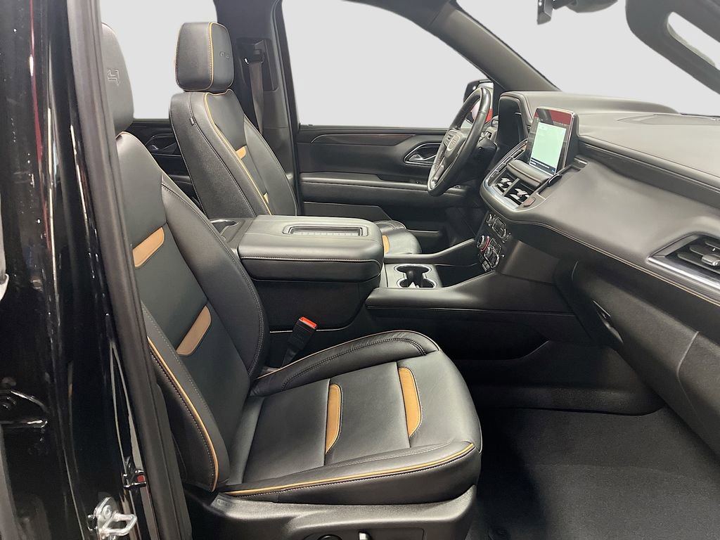Used 2024 GMC Yukon XL AT4 w/ Technology Package image 31