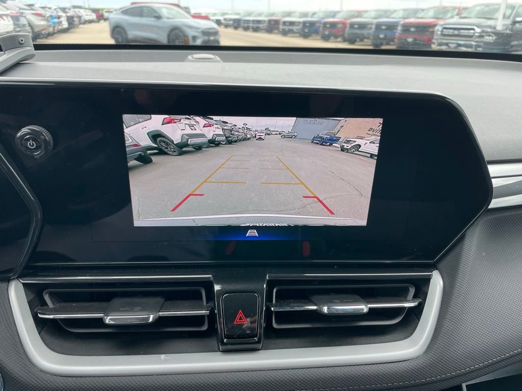 Used 2025 Chevrolet TrailBlazer LT AWD/4WD image 17