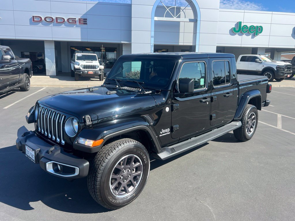 Used 2022 Jeep Gladiator Overland w/ Popular Equipment Package AWD/4WD image 2