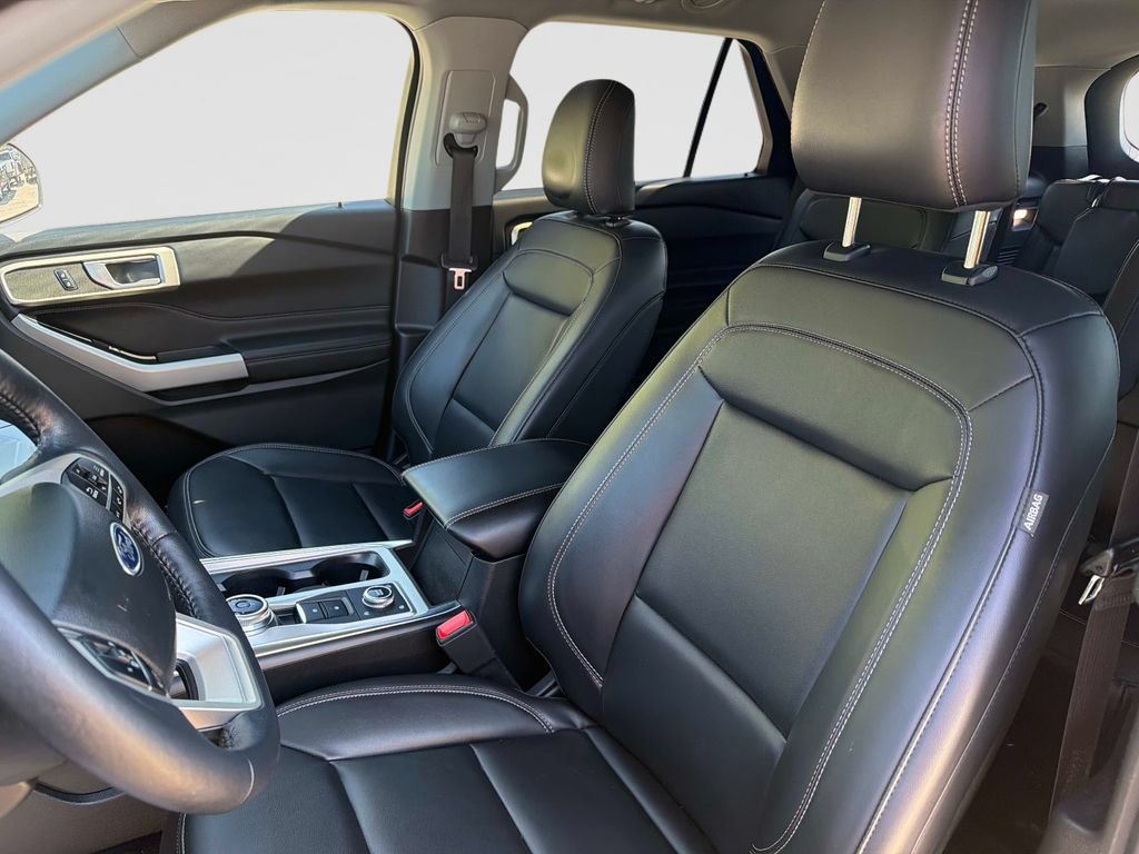 Used 2023 Ford Explorer XLT w/ Equipment Group 202A AWD/4WD image 23