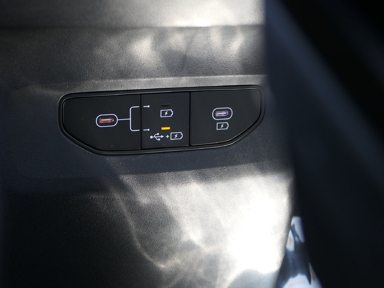 Certified 2025 Kia EV6 Light w/ Light LR Technology Package AWD/4WD image 21
