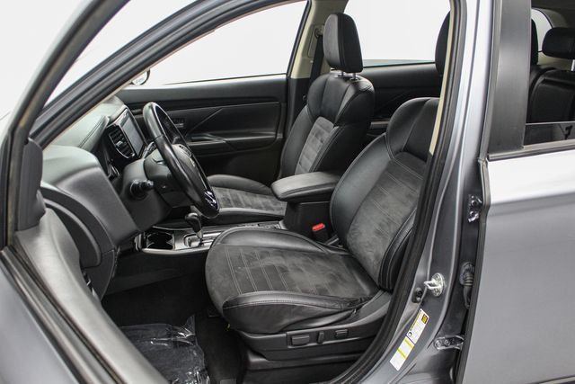 Used 2020 Mitsubishi Outlander SE FWD image 16