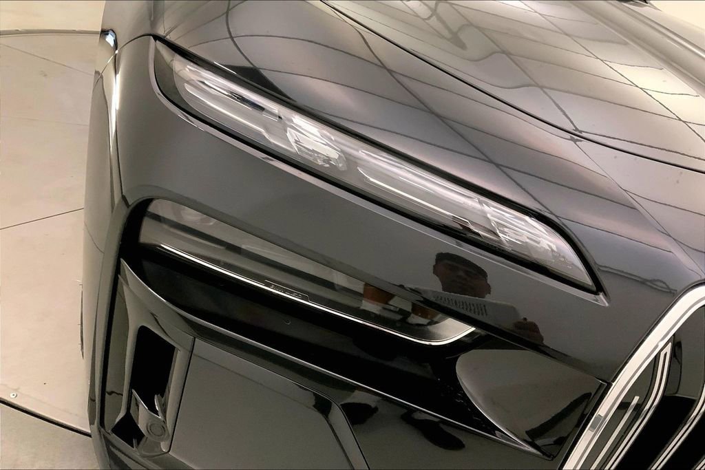 Certified 2023 BMW i7 xDrive60 AWD/4WD image 26