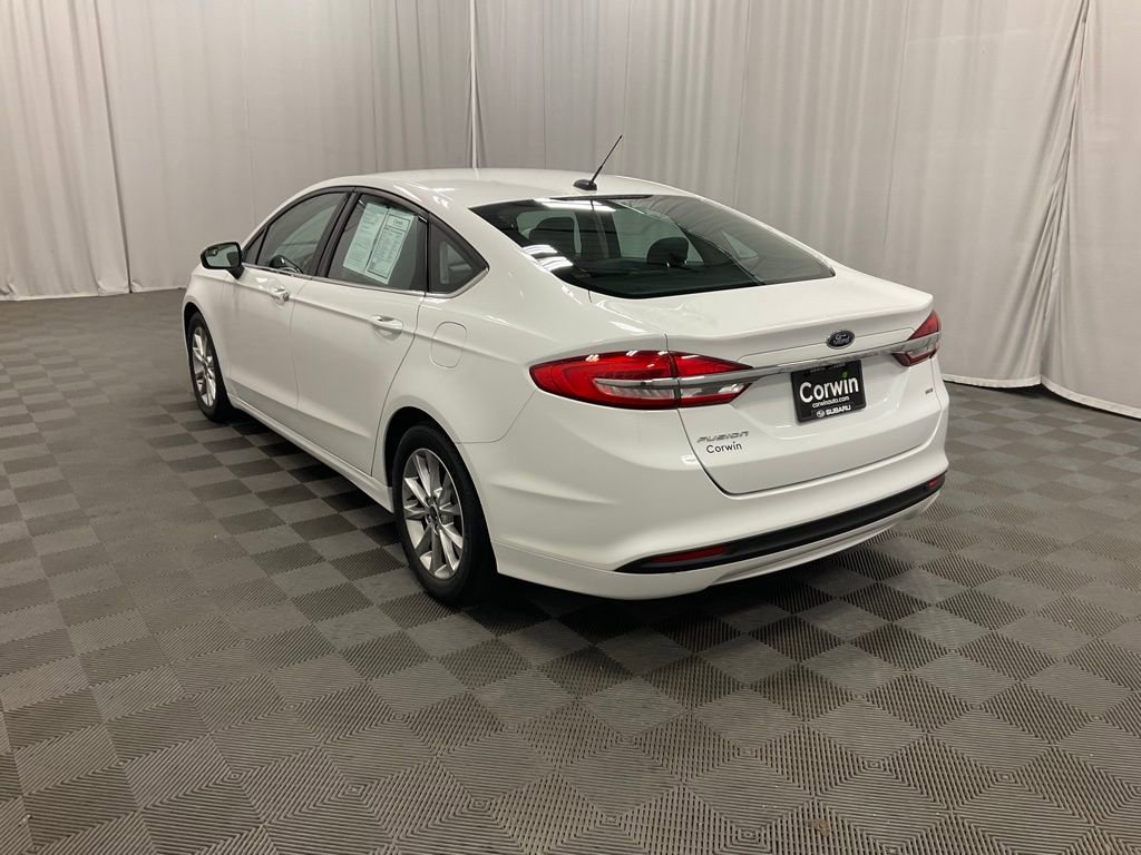 Used 2017 Ford Fusion SE image 5