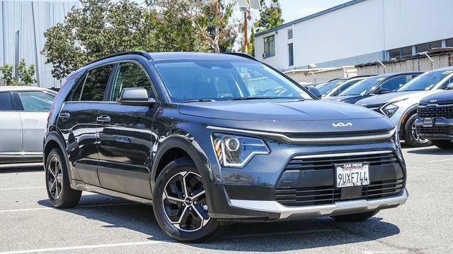 Used 2025 Kia Niro EX FWD image 2