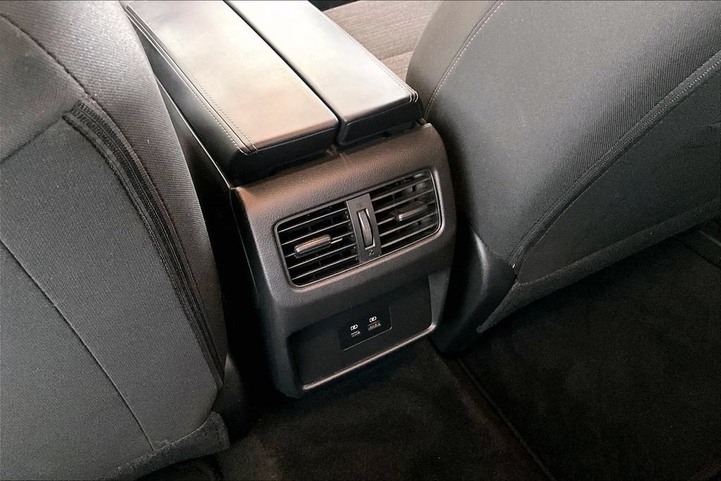 Used 2023 Nissan Rogue SV AWD/4WD image 34