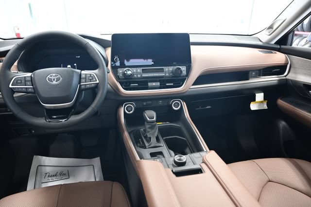 Certified 2026 Toyota Grand Highlander AWD image 14