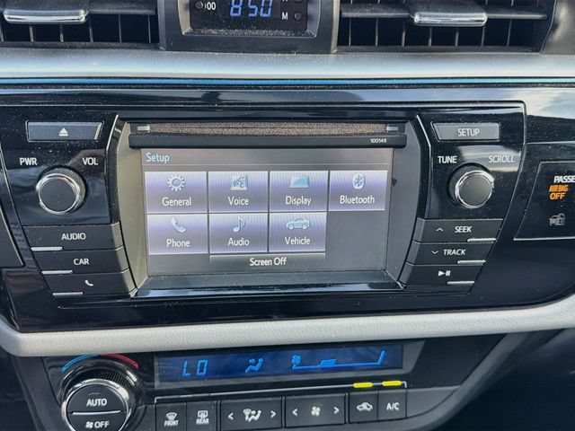 Used 2015 Toyota Corolla LE FWD image 27