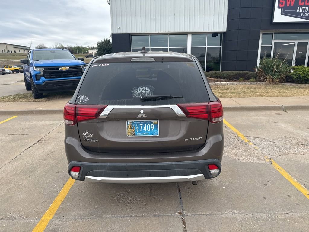 Used 2017 Mitsubishi Outlander ES image 4