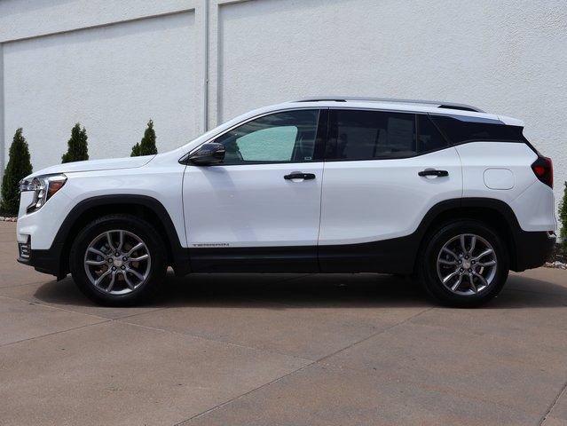 Certified 2024 GMC Terrain SLT AWD/4WD image 3