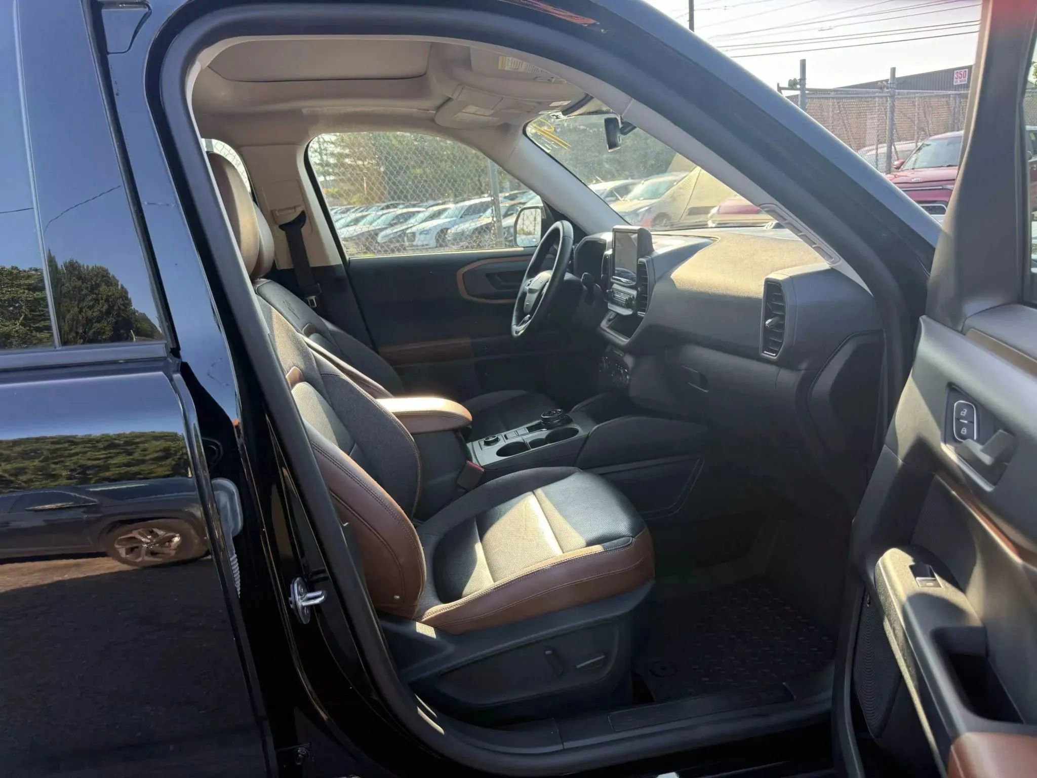 Used 2021 Ford Bronco Sport Outer Banks w/ Outer Banks Package image 28