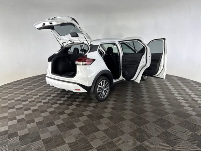 Used 2024 Nissan Kicks SV FWD image 14