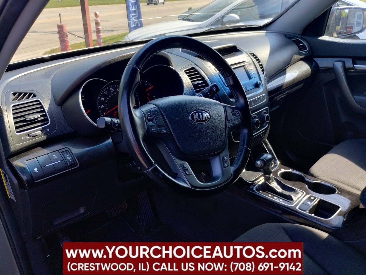 Used 2014 Kia Sorento LX AWD/4WD image 16