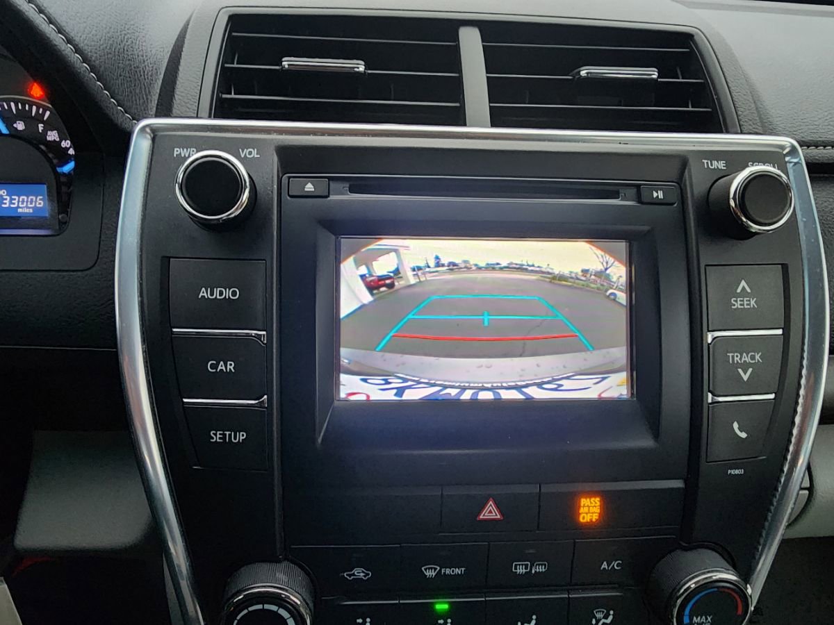 Used 2015 Toyota Camry LE image 14