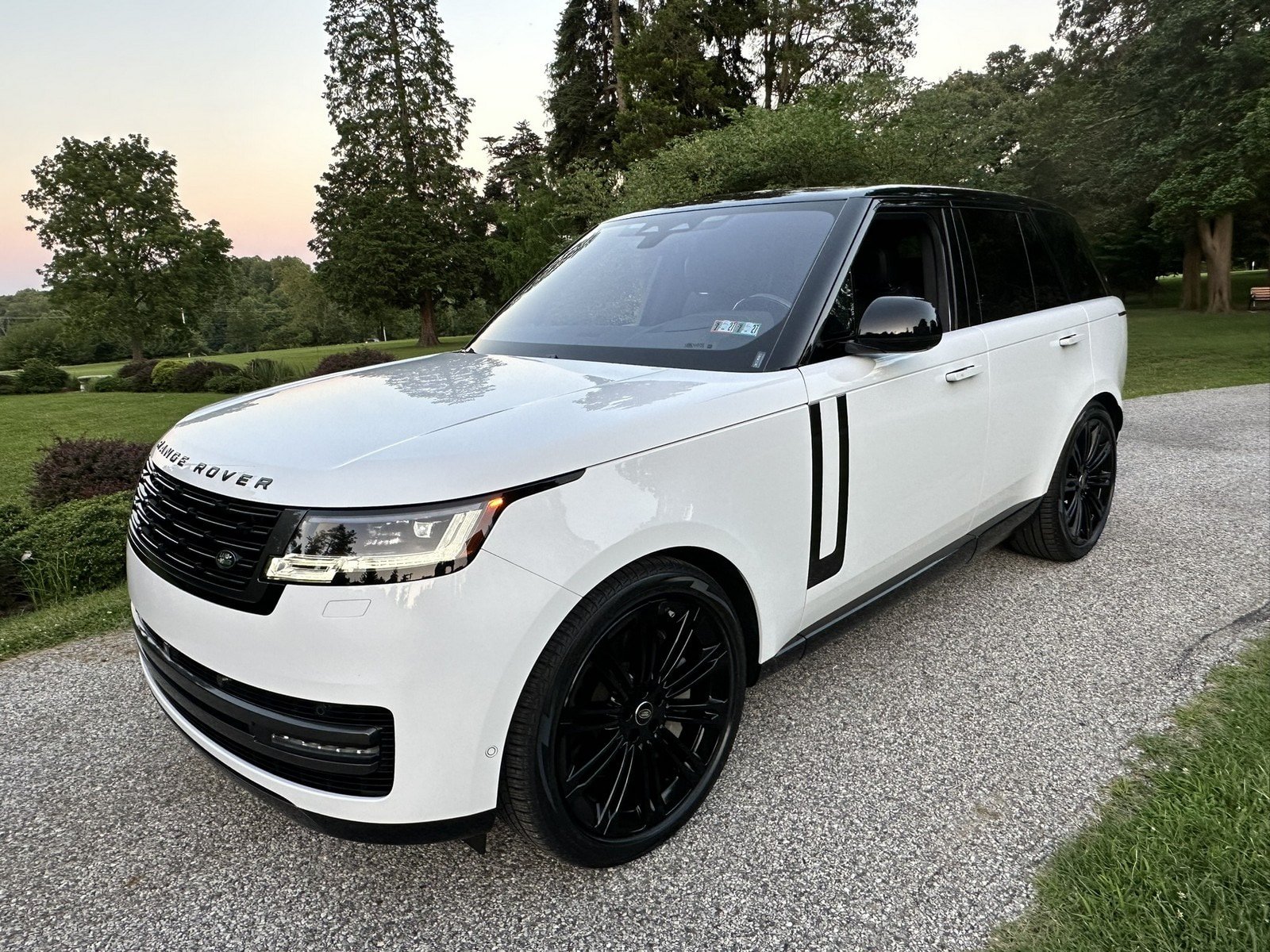 Used 2023 Land Rover Range Rover SE AWD/4WD image 4
