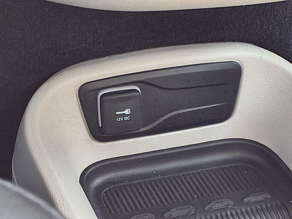 Used 2023 Chrysler Pacifica Touring-L FWD image 17
