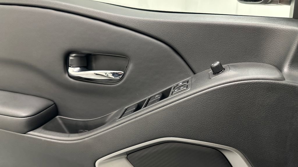 Used 2025 Nissan Frontier SV w/ SV Convenience Package image 18