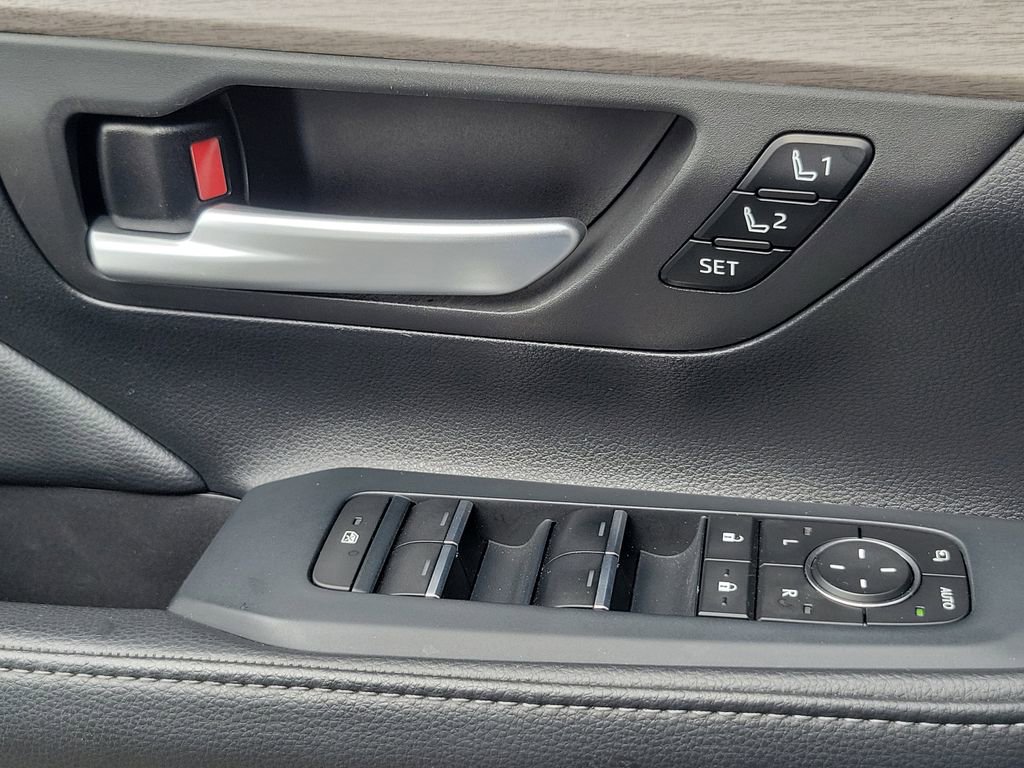Used 2024 Toyota Grand Highlander Platinum image 15