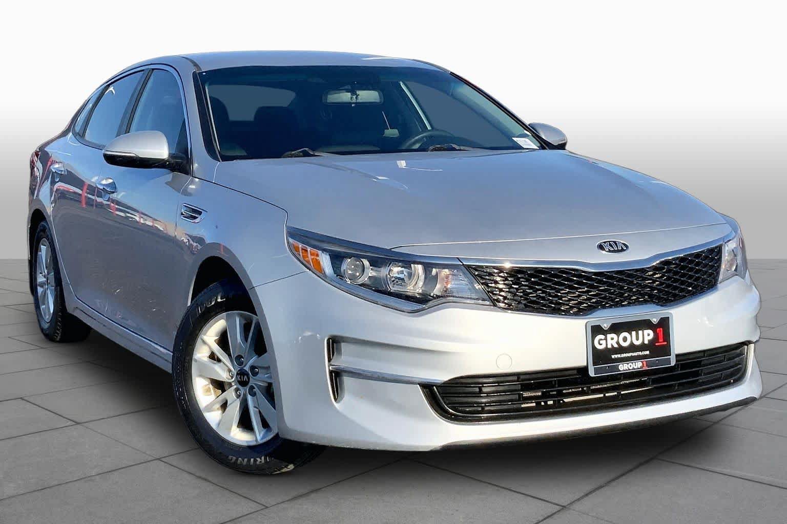 Used 2017 Kia Optima LX FWD image 3