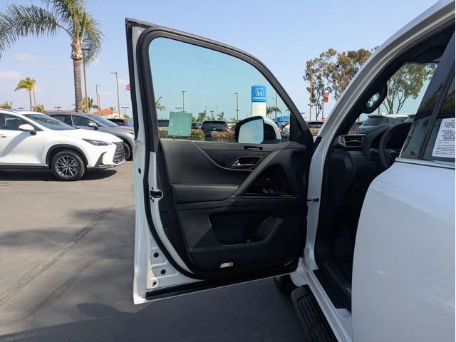 New 2026 Lexus LX 600 4WD w/ Luxury Package image 13