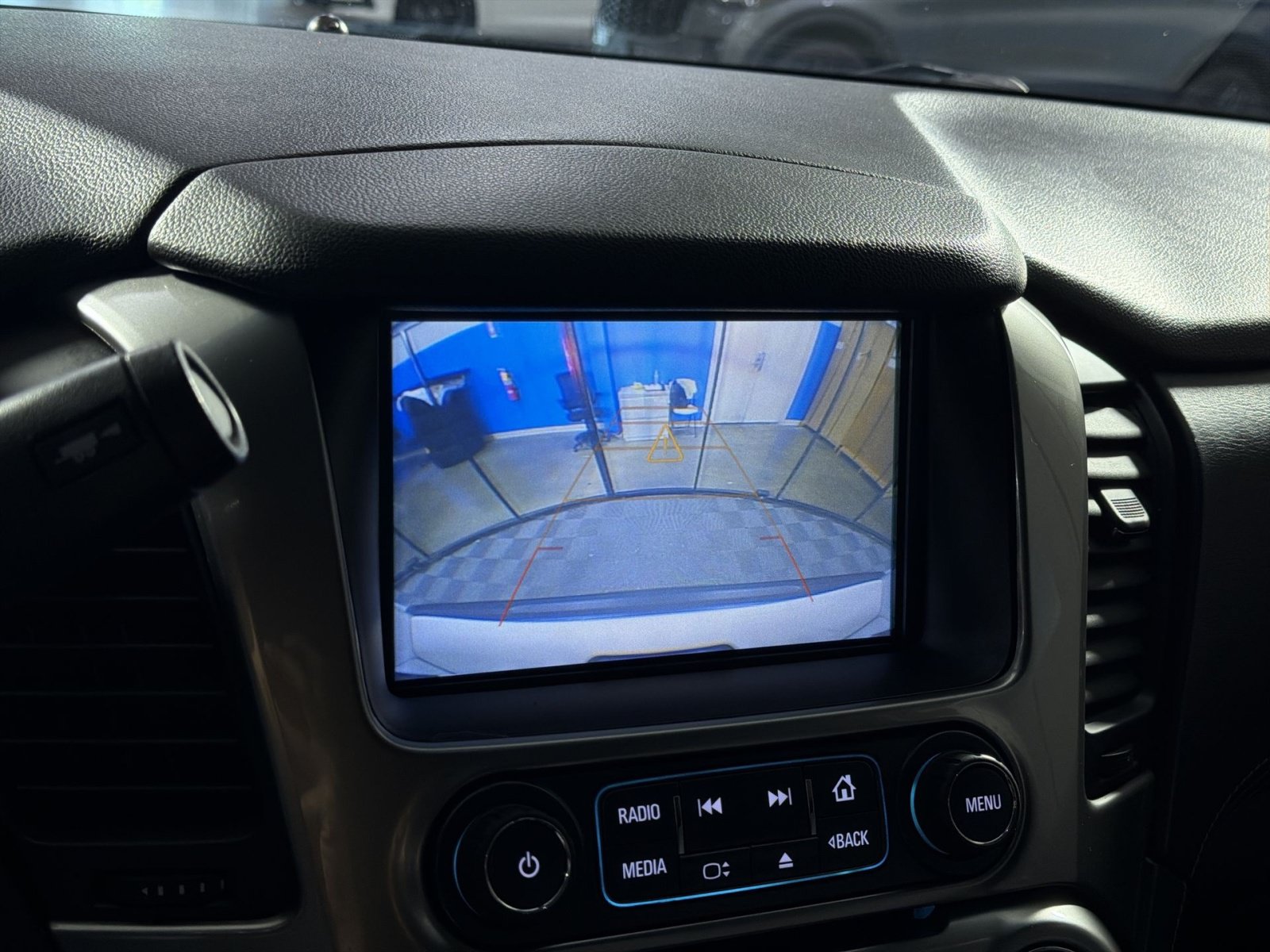 Used 2018 Chevrolet Tahoe LS AWD/4WD image 38