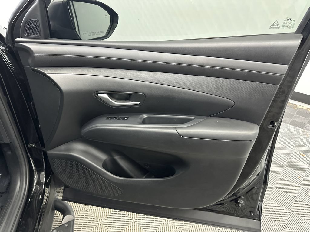 Used 2025 Hyundai Santa Cruz SEL FWD image 14