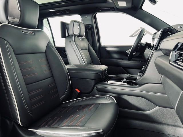 Used 2025 GMC Yukon AT4 Ultimate image 19