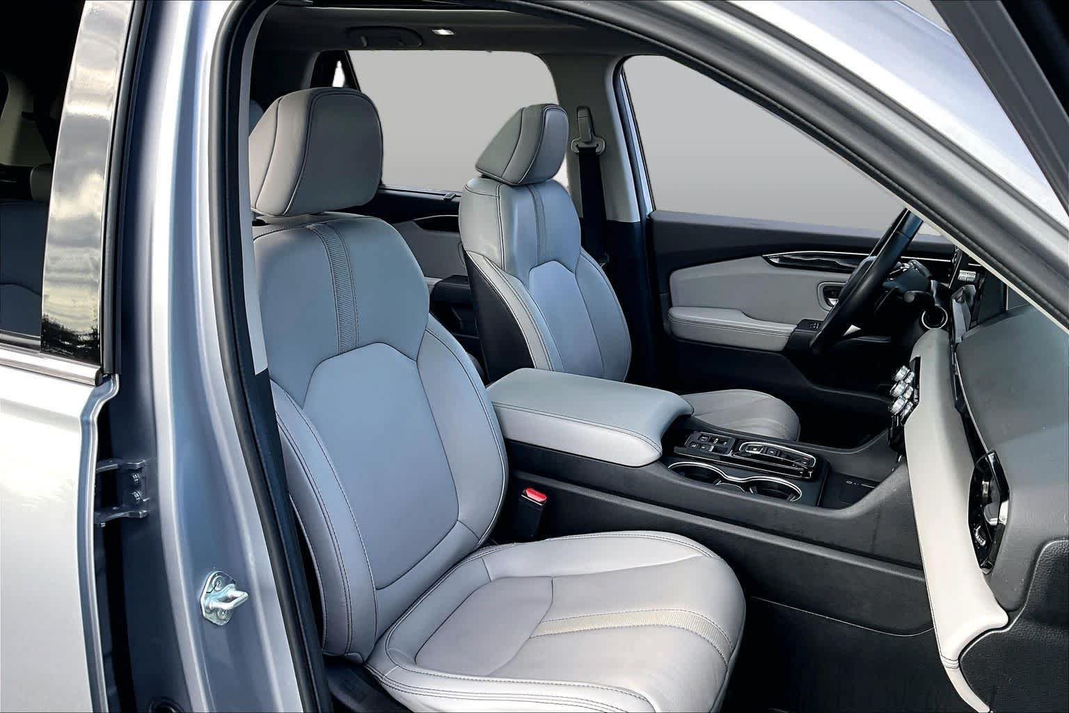 Used 2024 Honda Pilot Touring image 9