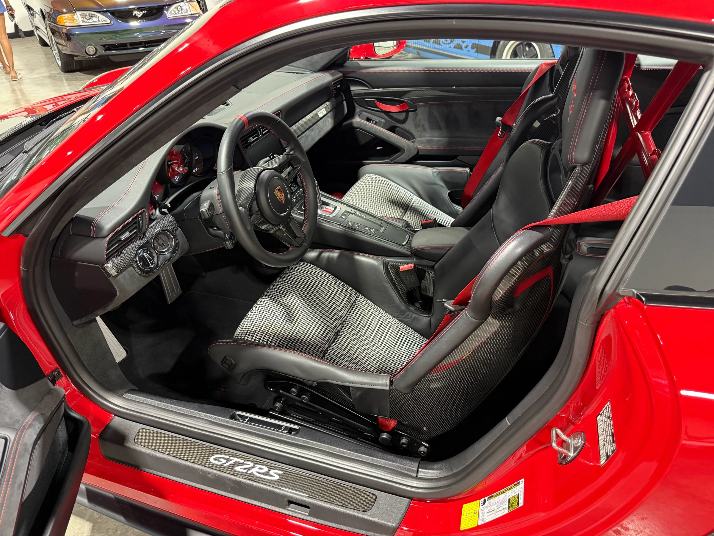 Used 2018 Porsche 911 GT2 RS RWD image 40