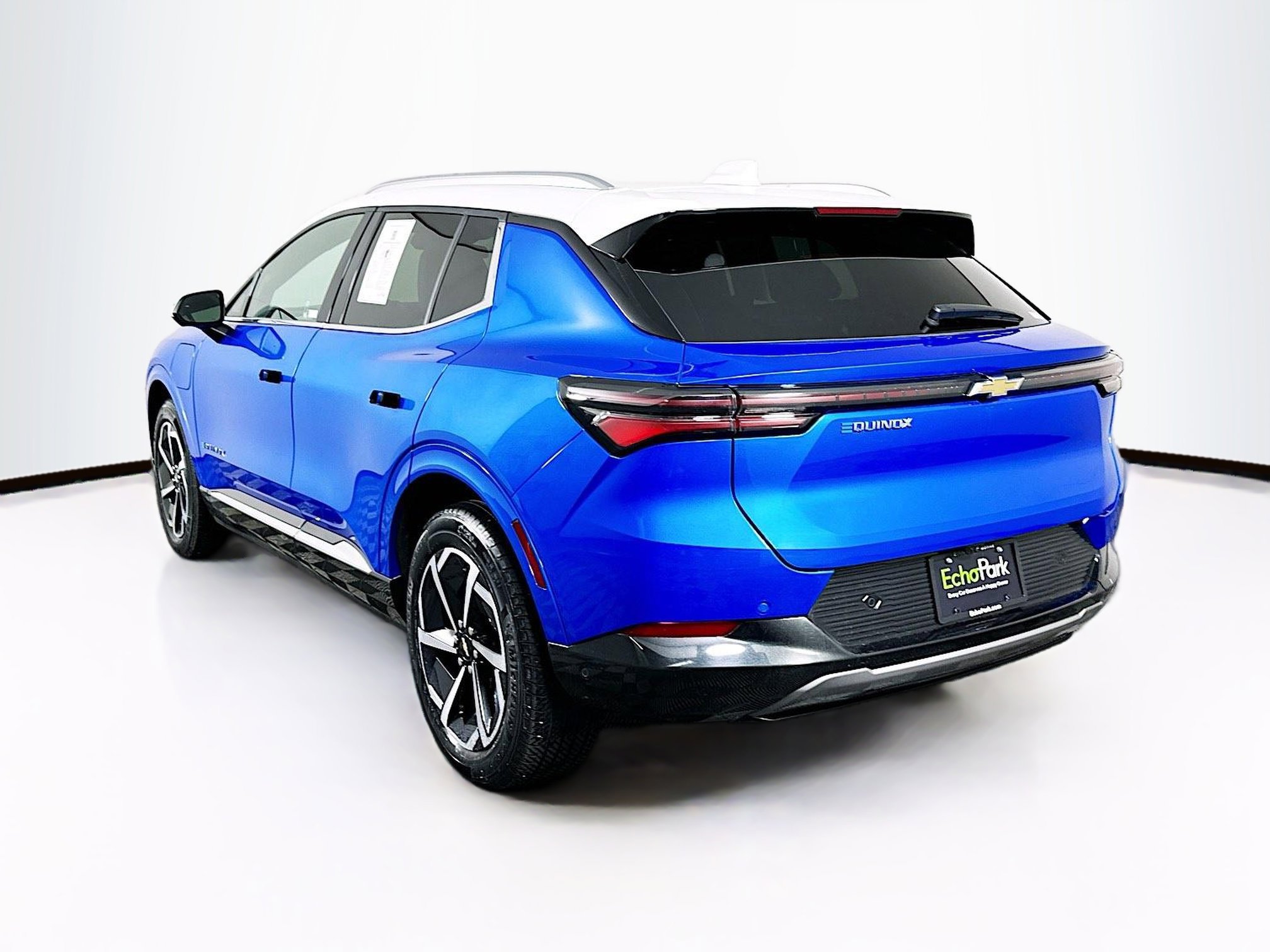 Used 2024 Chevrolet Equinox EV LT w/ Active Safety Package 3 FWD image 5